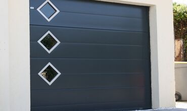 Portes de garage &agrave;&nbsp;LE PASSAGE